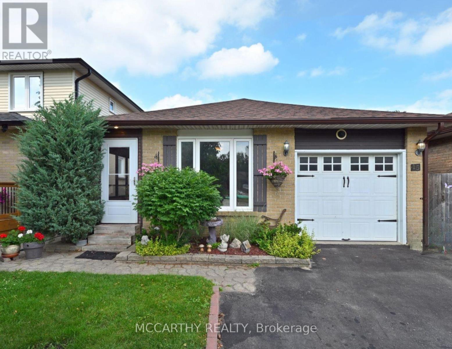 15 Andrew Avenue, Orangeville, Ontario  L9W 4E5 - Photo 2 - W12430360
