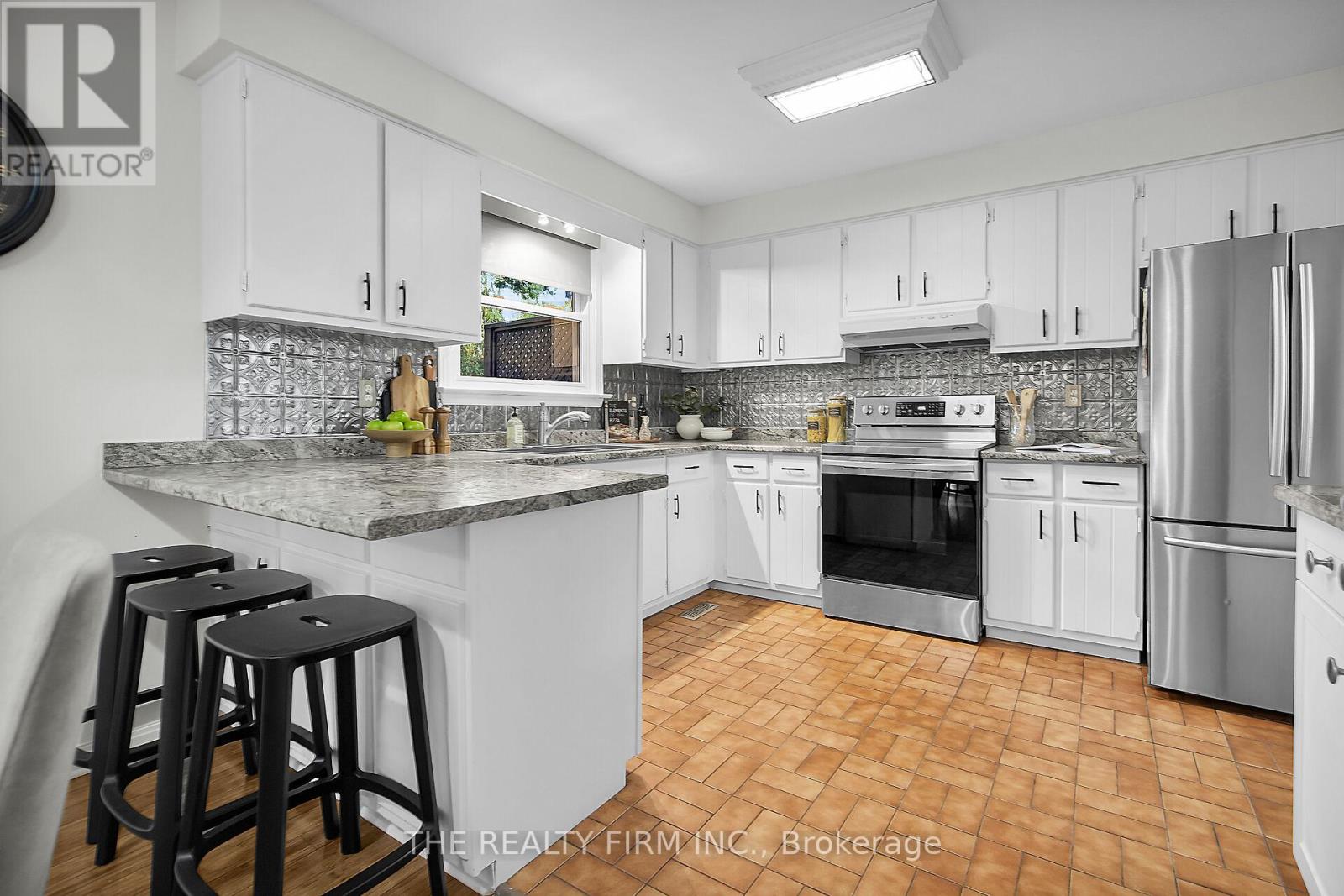 31 Mctaggart Crescent, London North, Ontario  N5X 2E2 - Photo 14 - X12430384