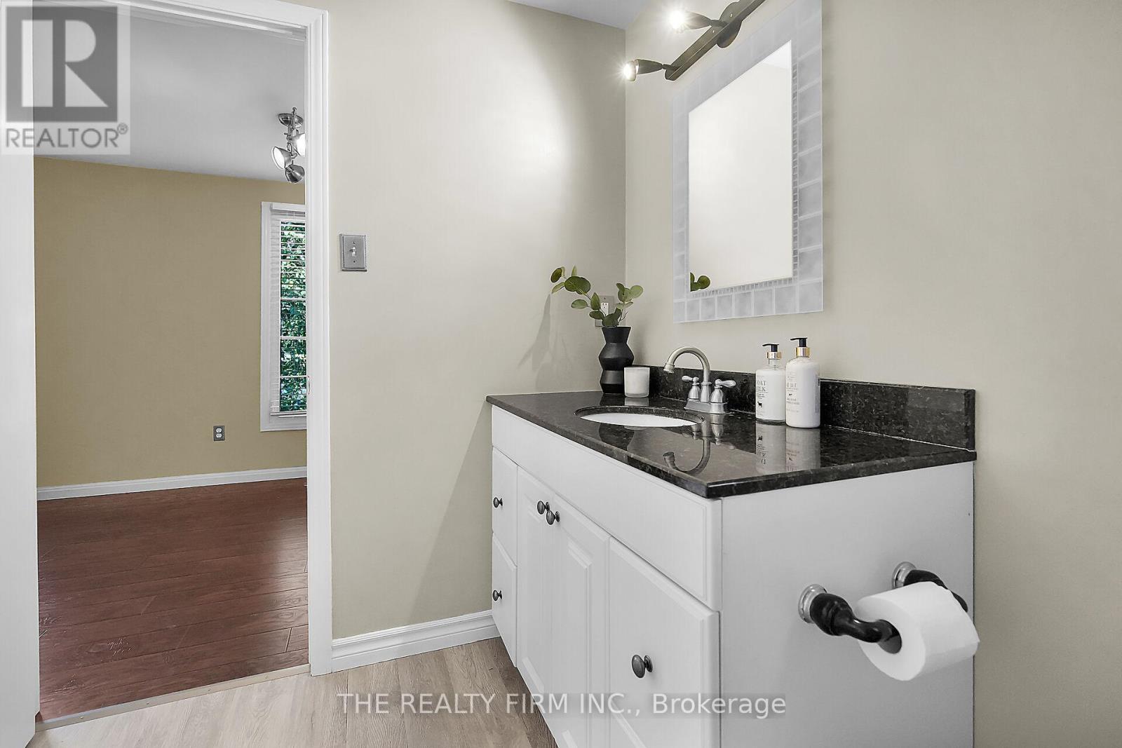 31 Mctaggart Crescent, London North, Ontario  N5X 2E2 - Photo 30 - X12430384