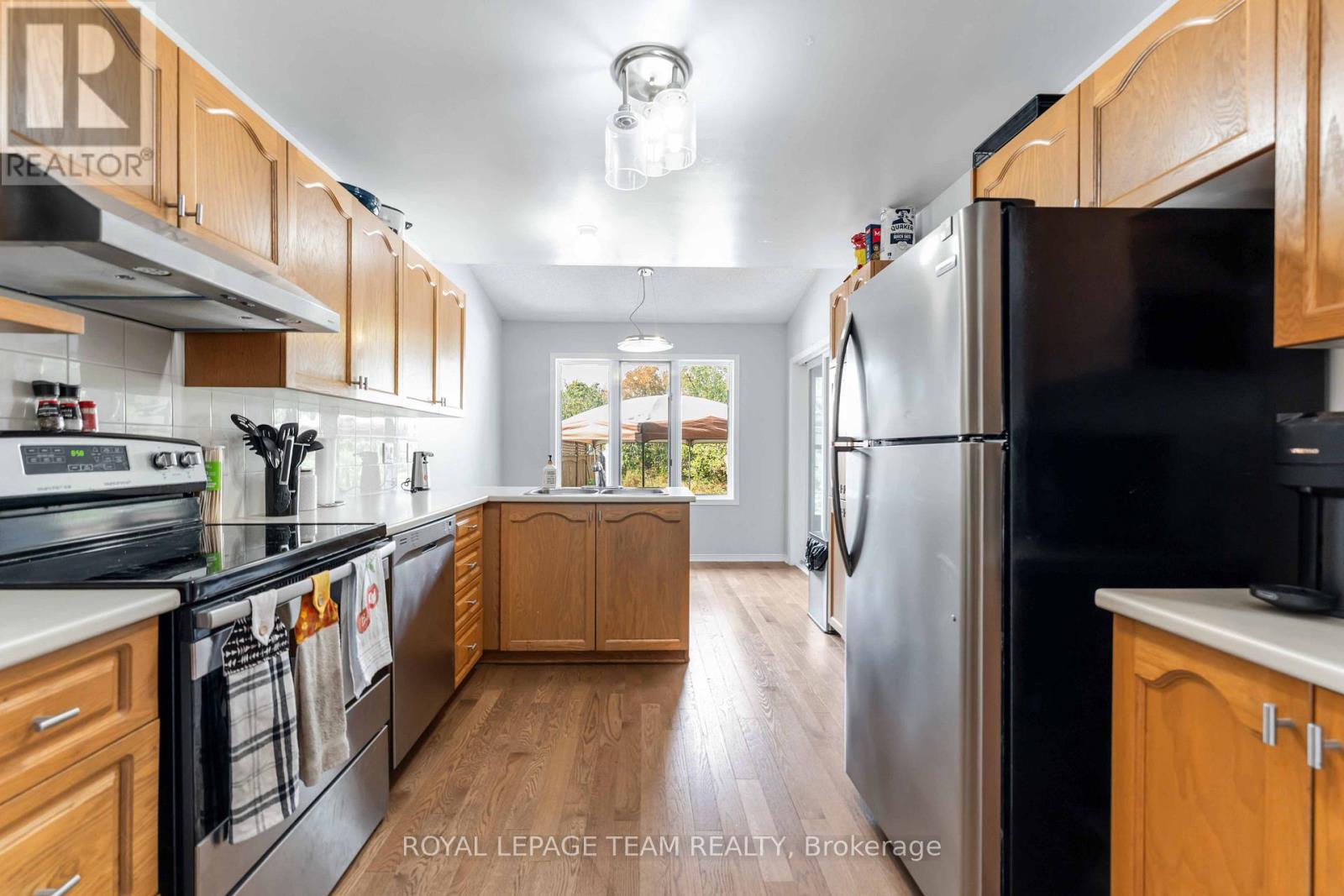 18 Ravenscroft Court, Ottawa, Ontario  K2S 1R3 - Photo 10 - X12430389