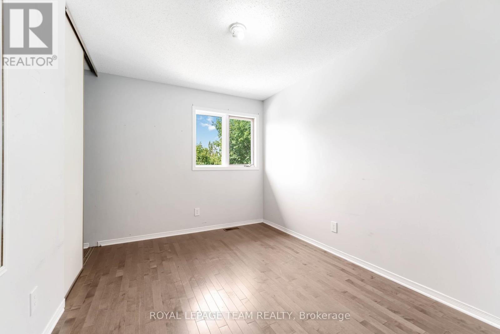 18 Ravenscroft Court, Ottawa, Ontario  K2S 1R3 - Photo 15 - X12430389