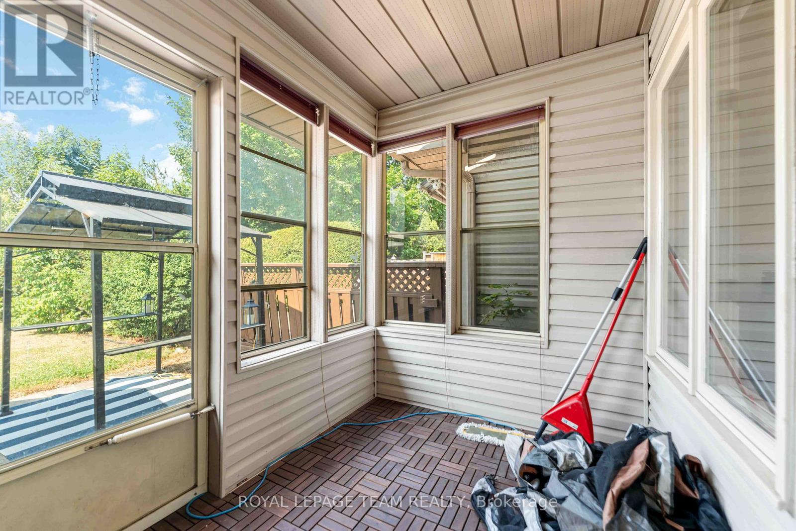 18 Ravenscroft Court, Ottawa, Ontario  K2S 1R3 - Photo 17 - X12430389