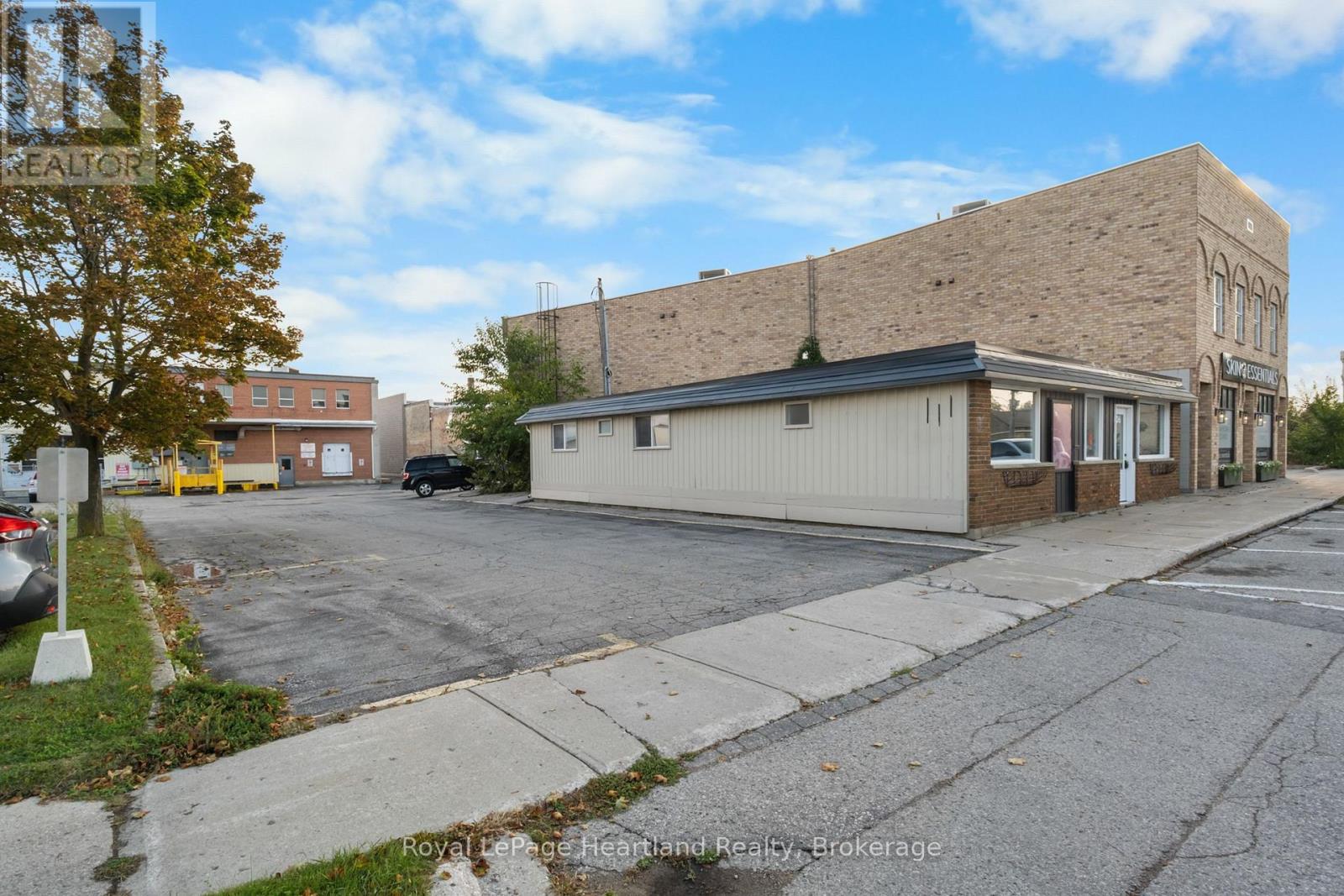 36 Newgate Street, Goderich, Ontario  N7A 1P1 - Photo 11 - X12430388