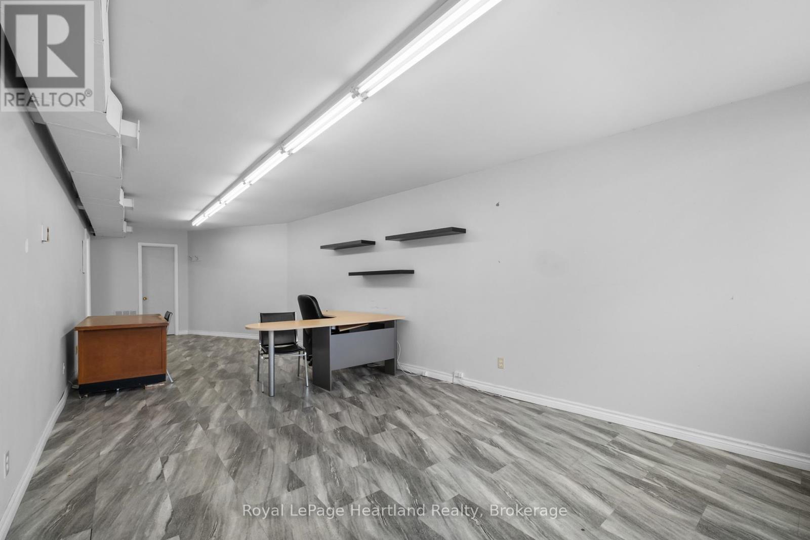 36 Newgate Street, Goderich, Ontario  N7A 1P1 - Photo 12 - X12430388