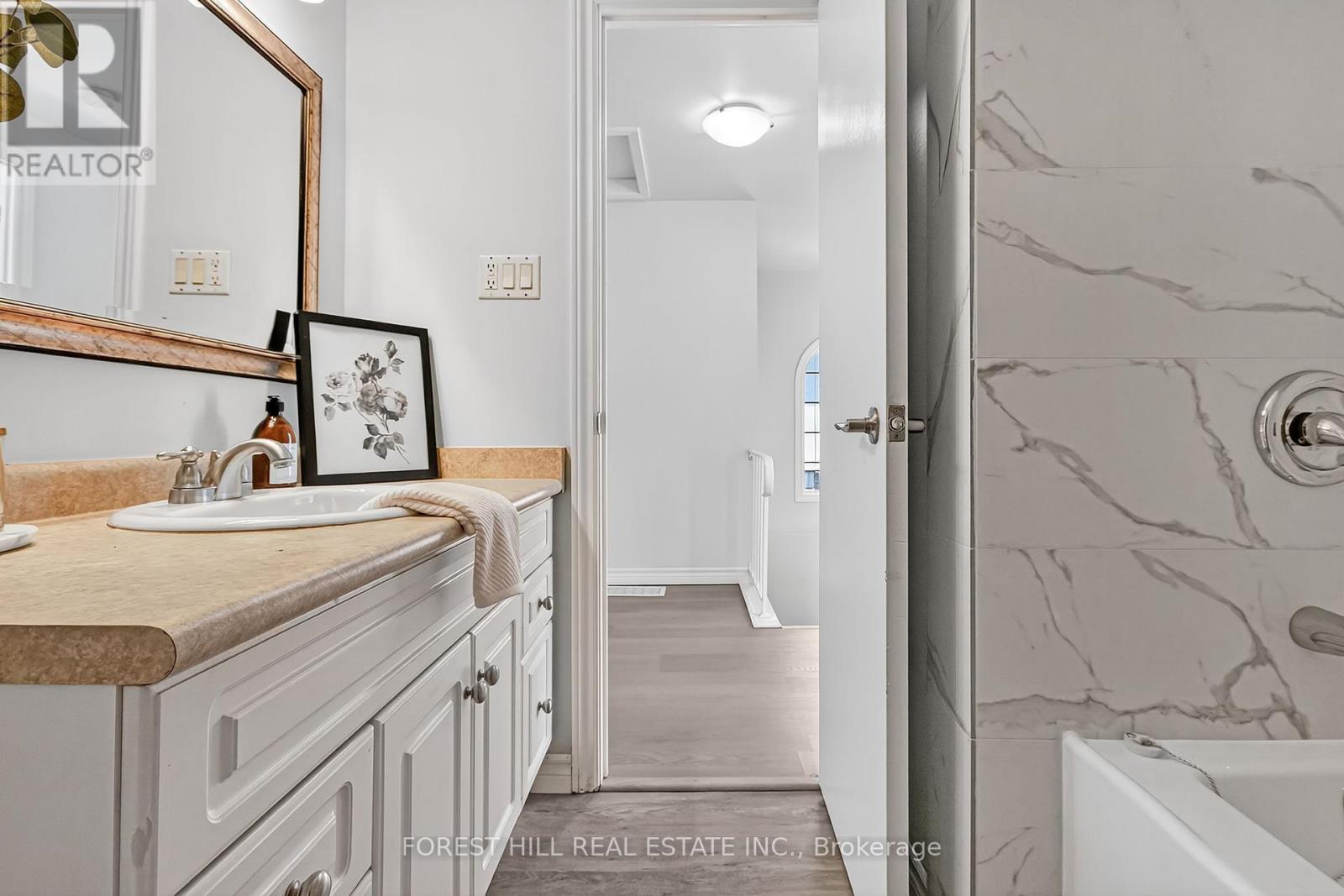 42 Vincent Crescent, London South, Ontario  N6C 4X8 - Photo 23 - X12413206