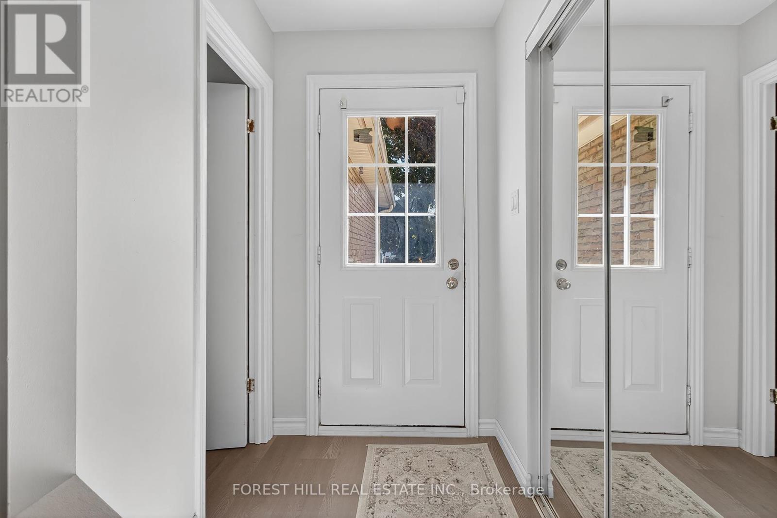 42 Vincent Crescent, London South, Ontario  N6C 4X8 - Photo 2 - X12413206