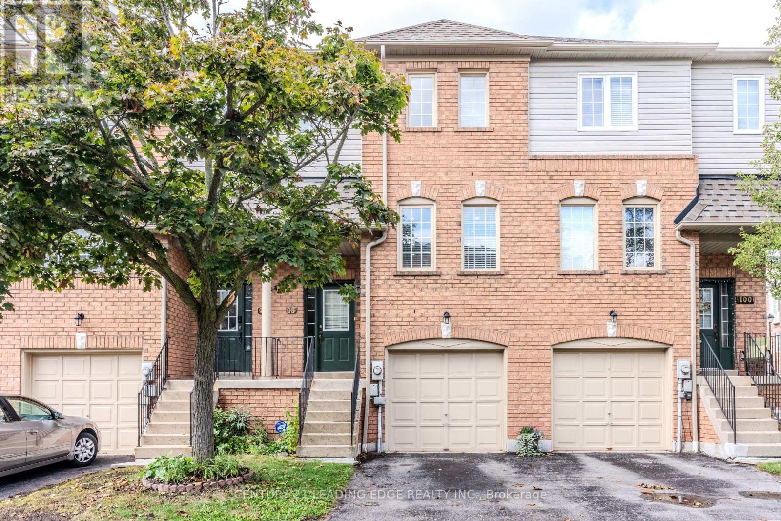 98 ASPEN PARKWAY, Whitby, Ontario