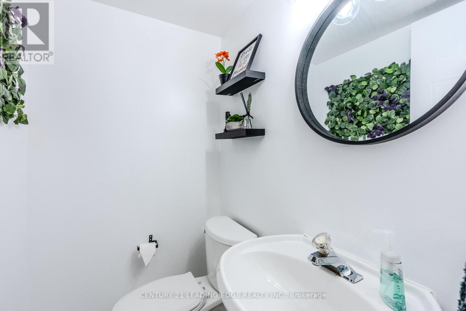 98 Aspen Park Way, Whitby (Downtown Whitby), Ontario  L1N 9M6 - Photo 6 - E12430409