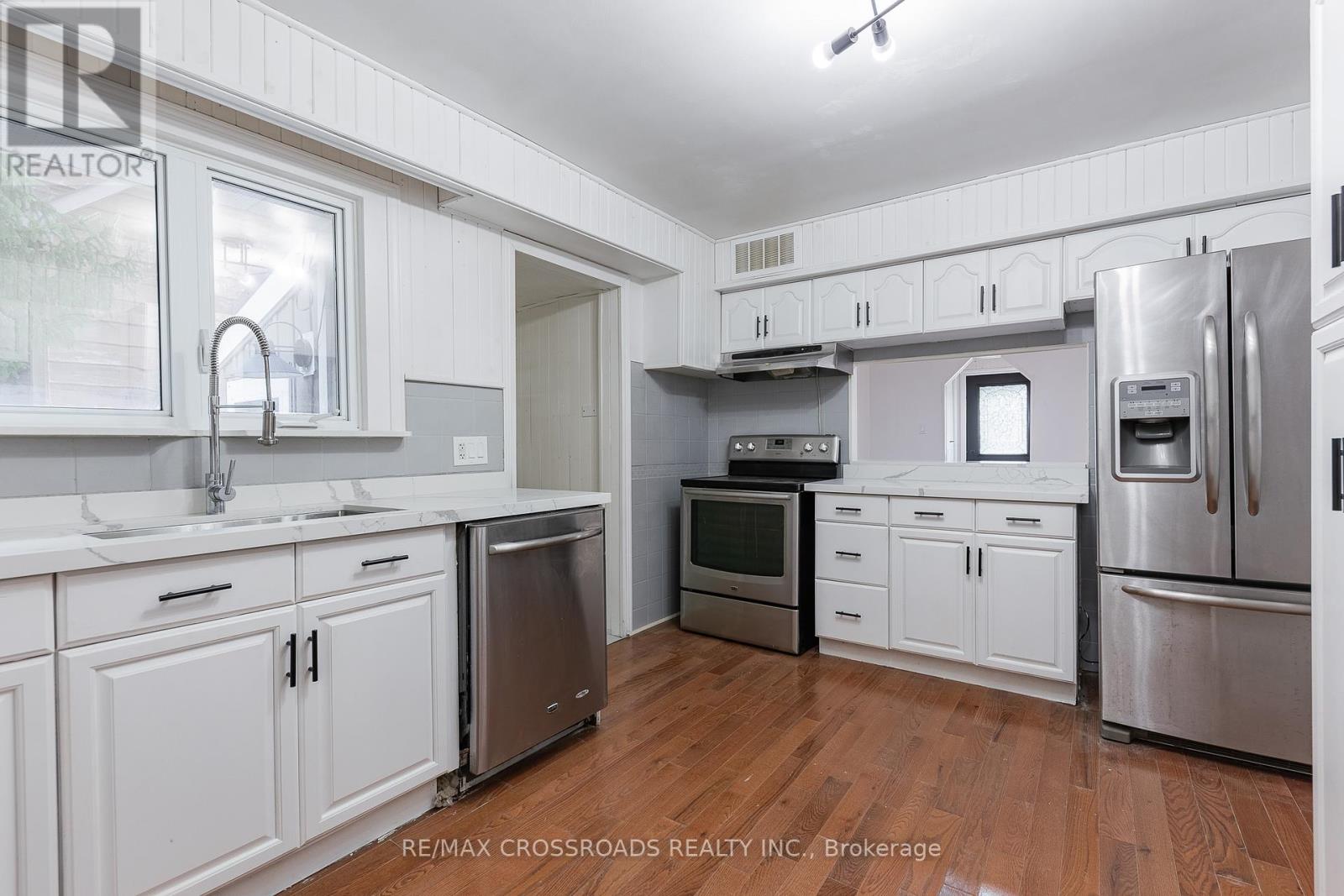 324 Tampa Drive, Georgina, Ontario  L4P 3A4 - Photo 18 - N12371295