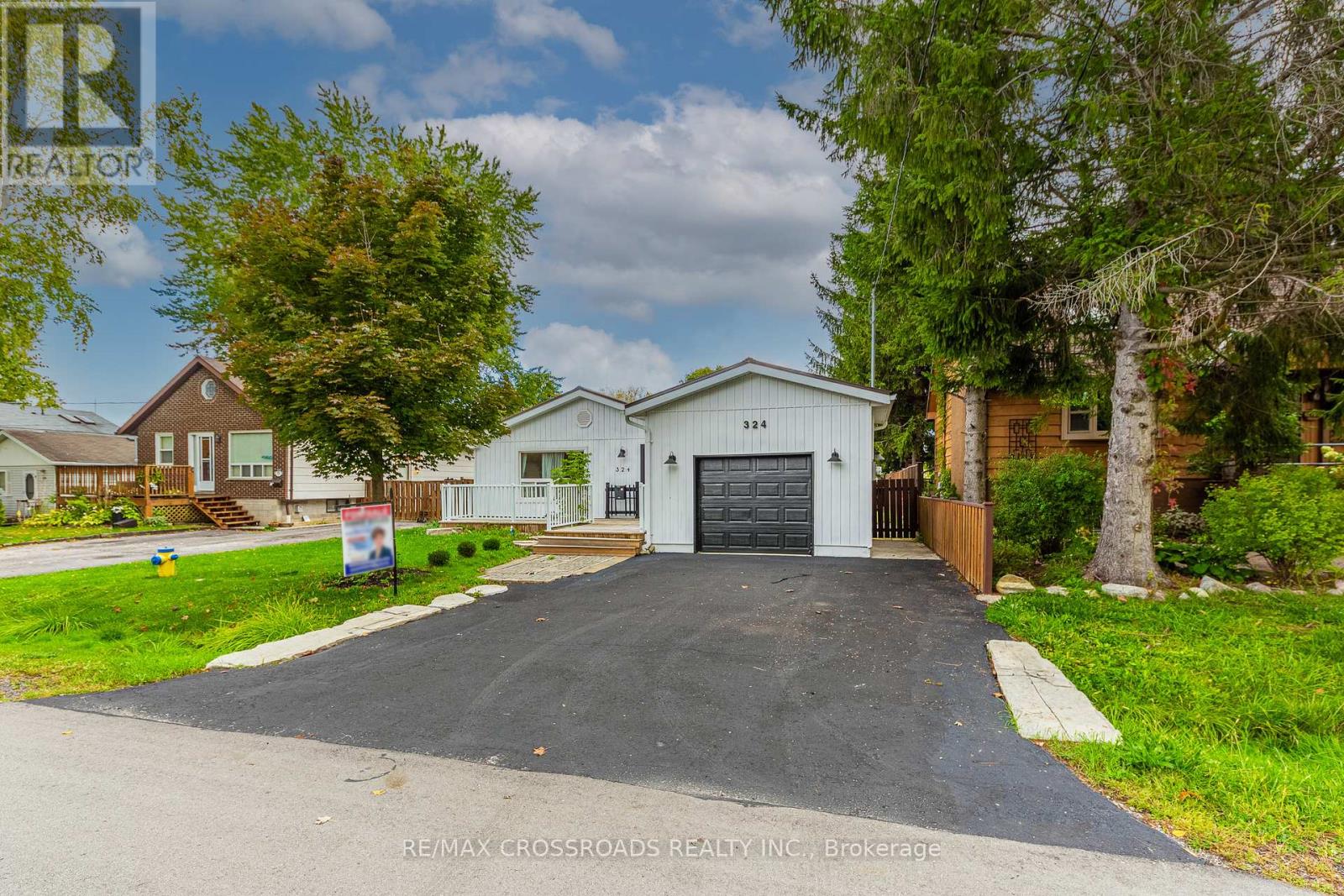 324 Tampa Drive, Georgina, Ontario  L4P 3A4 - Photo 2 - N12371295
