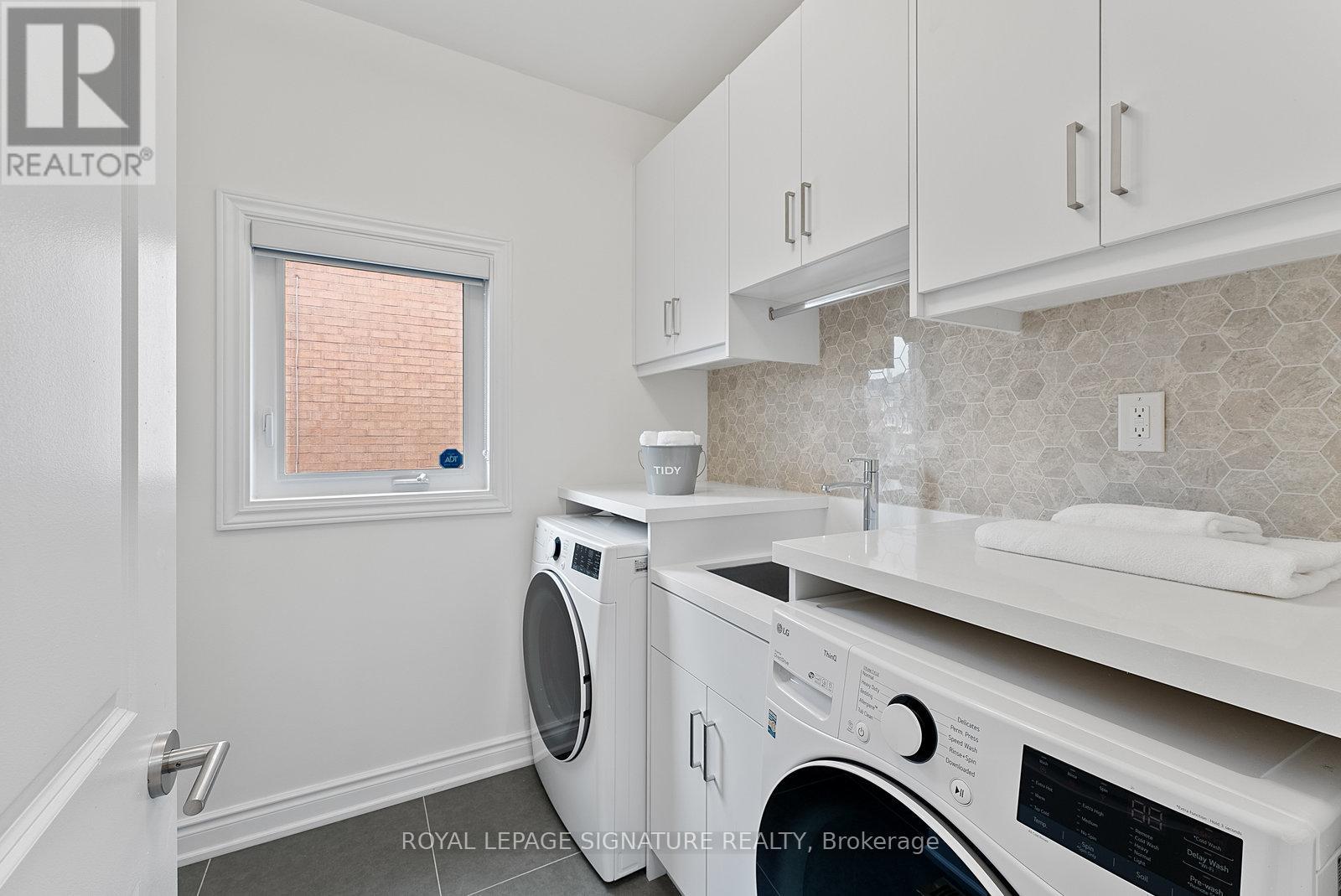 35 Mallory Avenue, Markham, Ontario  L3R 6N9 - Photo 19 - N12430401