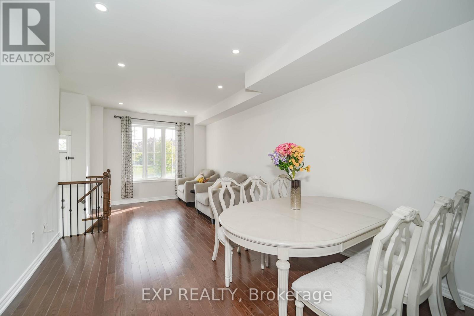 62 Harvest Field Road, Markham, Ontario  L6B 0T7 - Photo 11 - N12430412