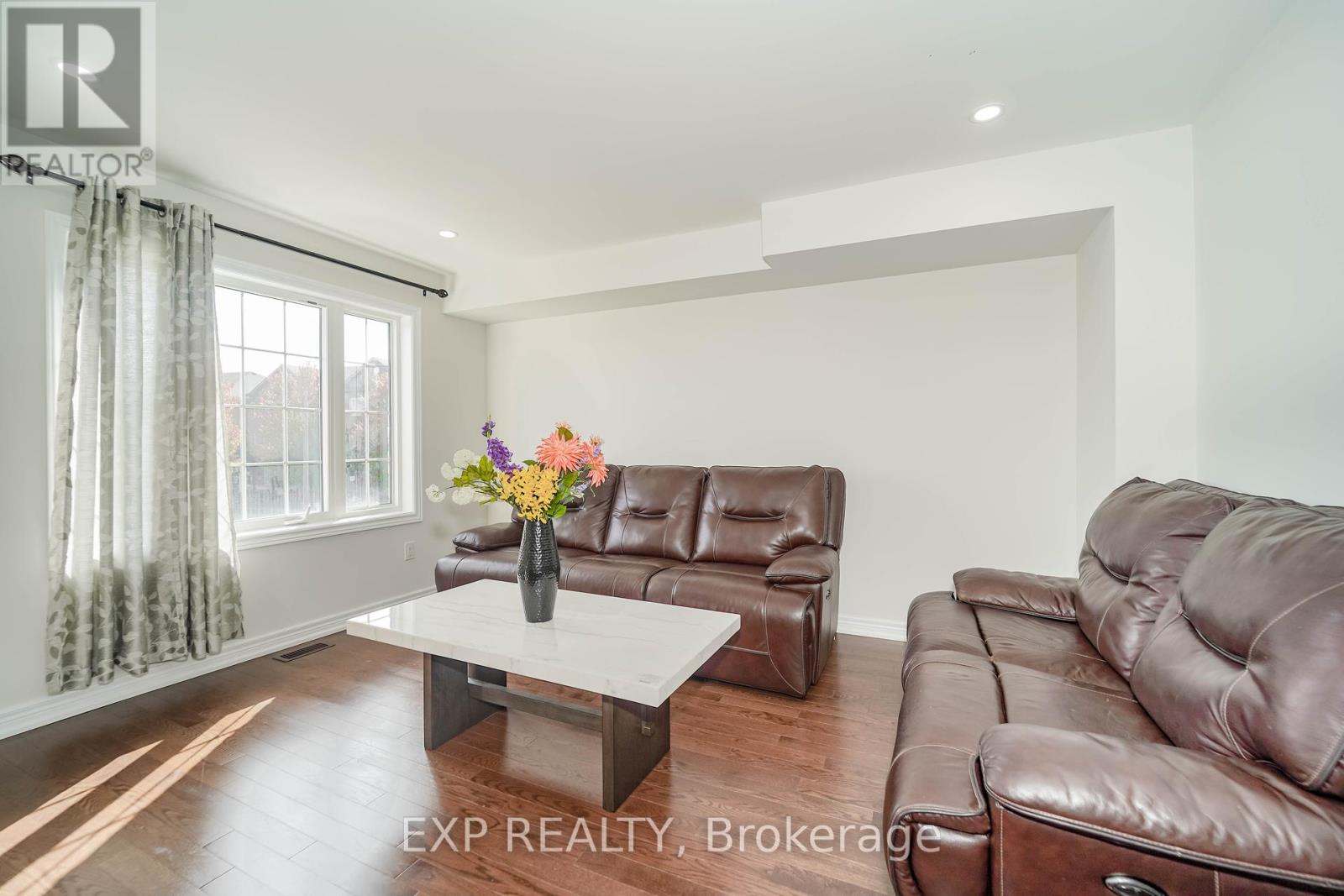 62 Harvest Field Road, Markham, Ontario  L6B 0T7 - Photo 14 - N12430412