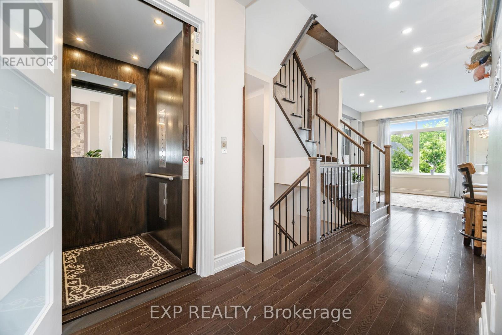 54 Ingleside Street, Vaughan, Ontario  L4L 0H9 - Photo 6 - N12430420