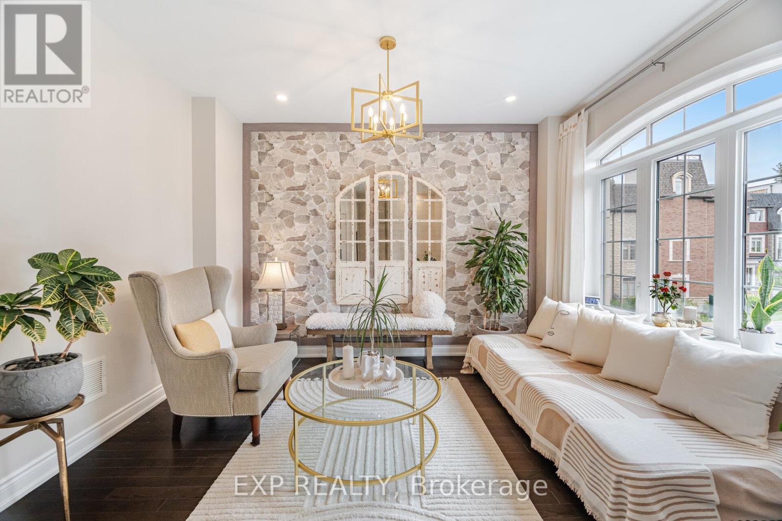 54 Ingleside Street, Vaughan, Ontario  L4L 0H9 - Photo 8 - N12430420