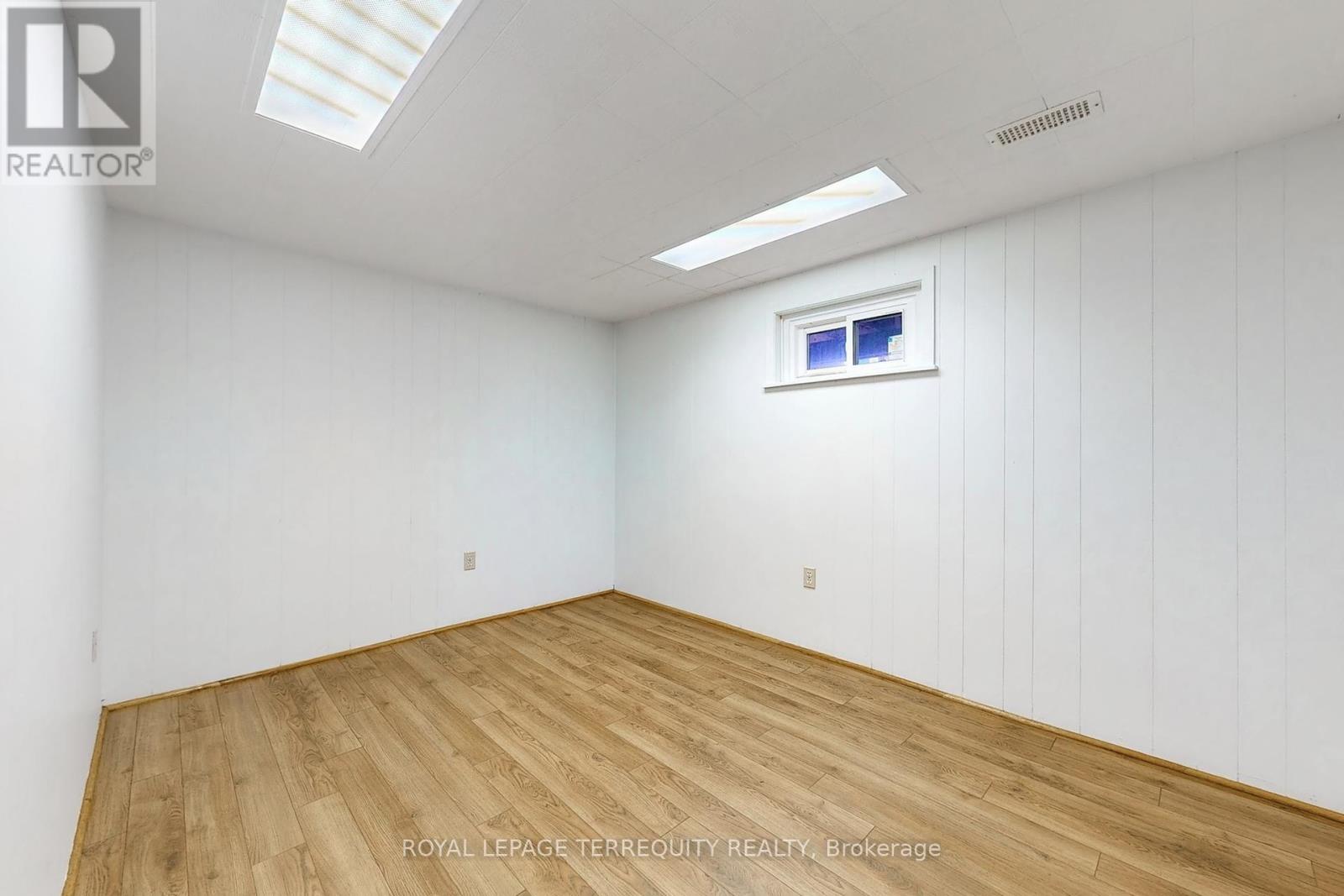 8 Cromer Place, Toronto, Ontario  M9R 2E1 - Photo 29 - W12430381