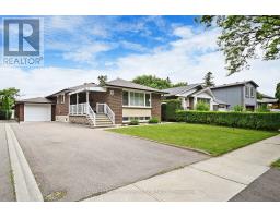 8 CROMER PLACE, Toronto, Ontario