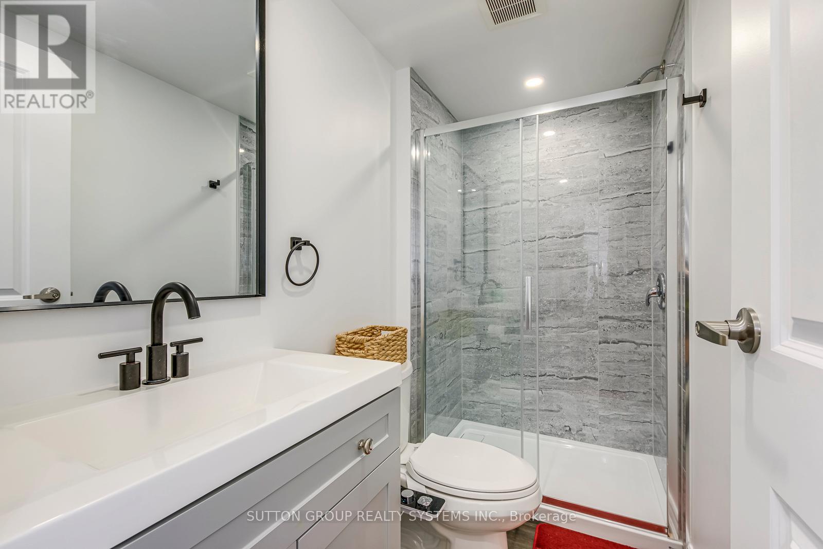 33 - 3002 Preserve Drive, Unit 33 Drive, Oakville, Ontario  L6M 0V5 - Photo 9 - W12430382