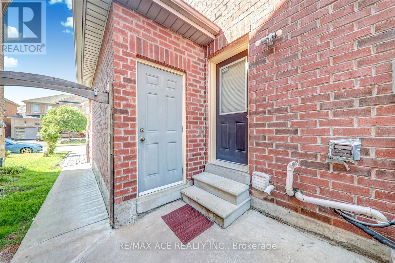 46 Purebrook Crescent, Brampton, Ontario  L6P 2P5 - Photo 43 - W12430403
