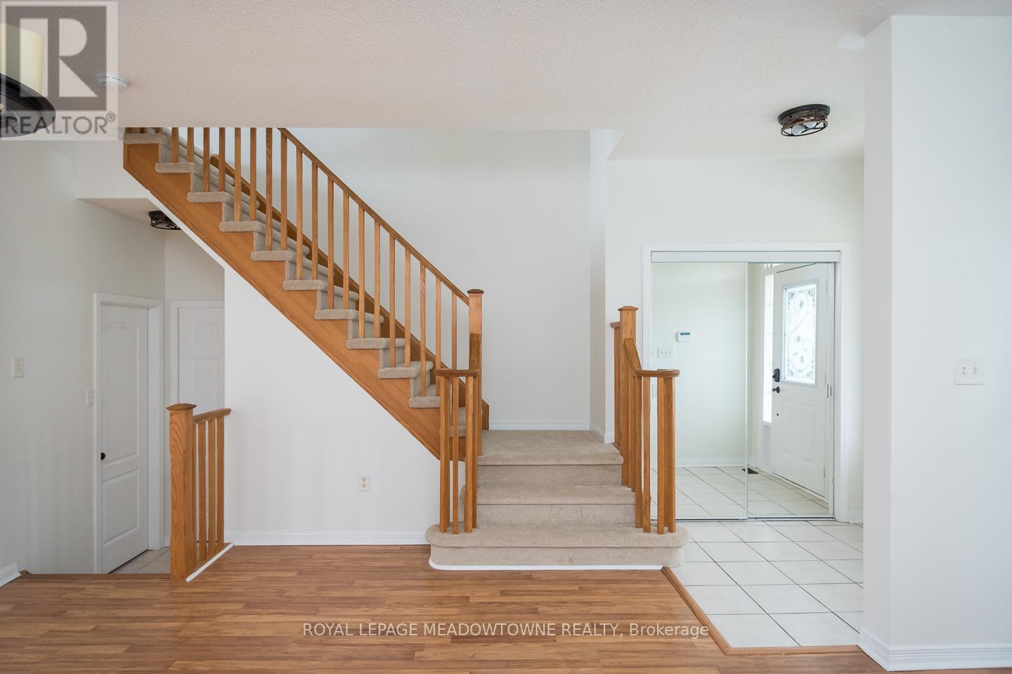 833 Watson Terrace, Milton, Ontario  L9T 5Z8 - Photo 4 - W12430418