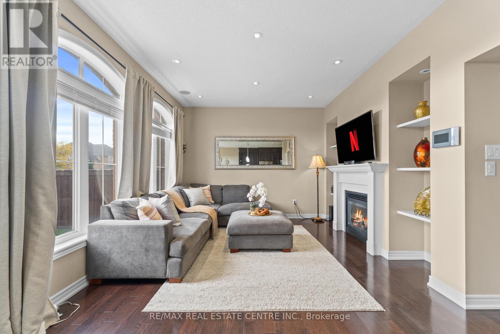 4 Junetown Circle, Brampton, Ontario  L6X 0X6 - Photo 13 - W12430419