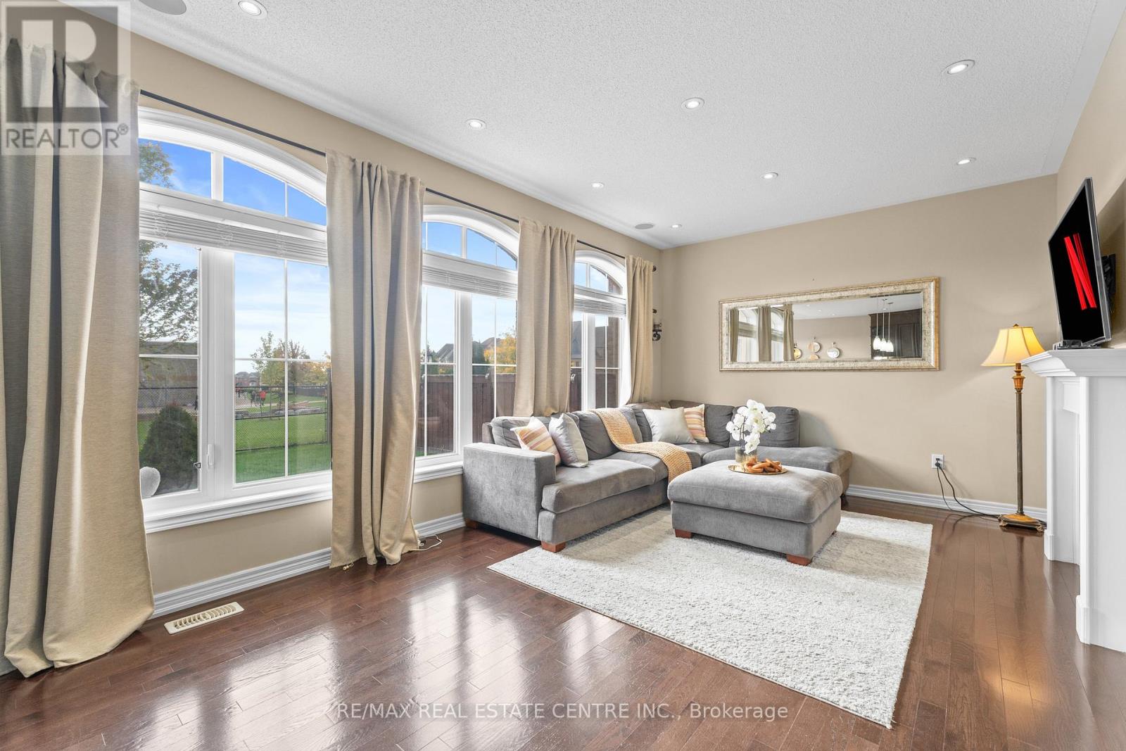 4 Junetown Circle, Brampton, Ontario  L6X 0X6 - Photo 14 - W12430419