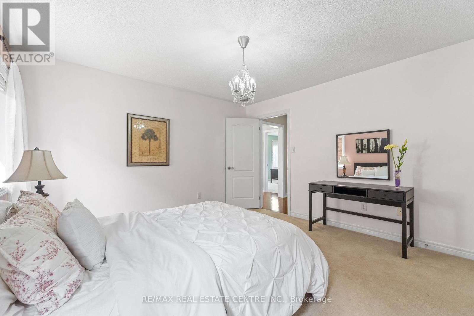 4 Junetown Circle, Brampton, Ontario  L6X 0X6 - Photo 34 - W12430419