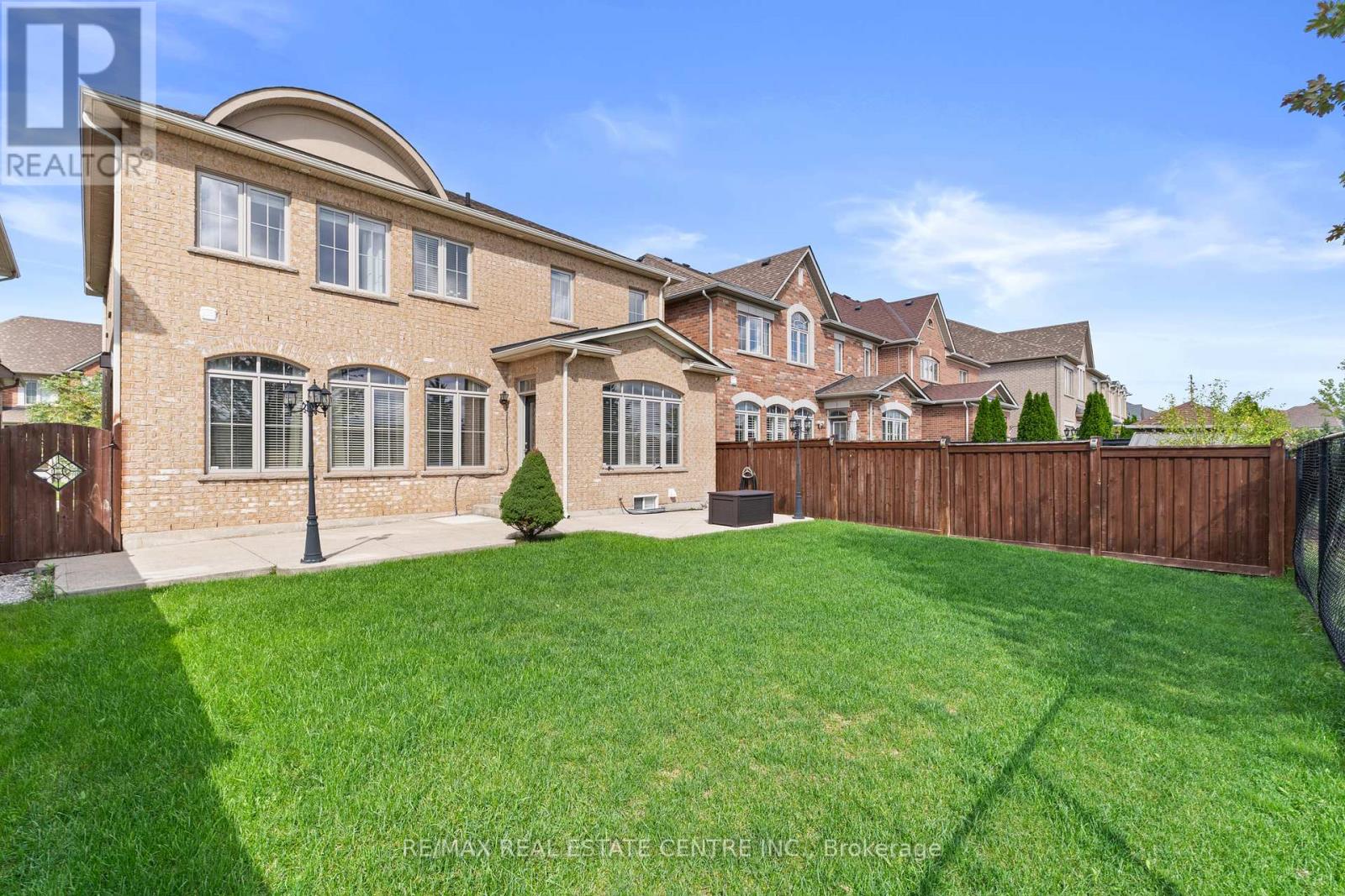 4 Junetown Circle, Brampton, Ontario  L6X 0X6 - Photo 44 - W12430419