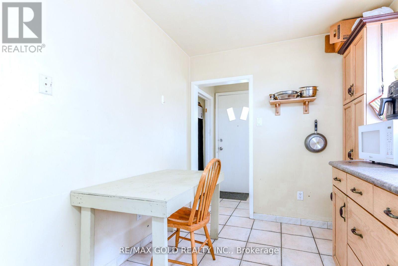 3372 Etude Drive, Mississauga, Ontario L4T 1T3 - Photo 15 - W12430423