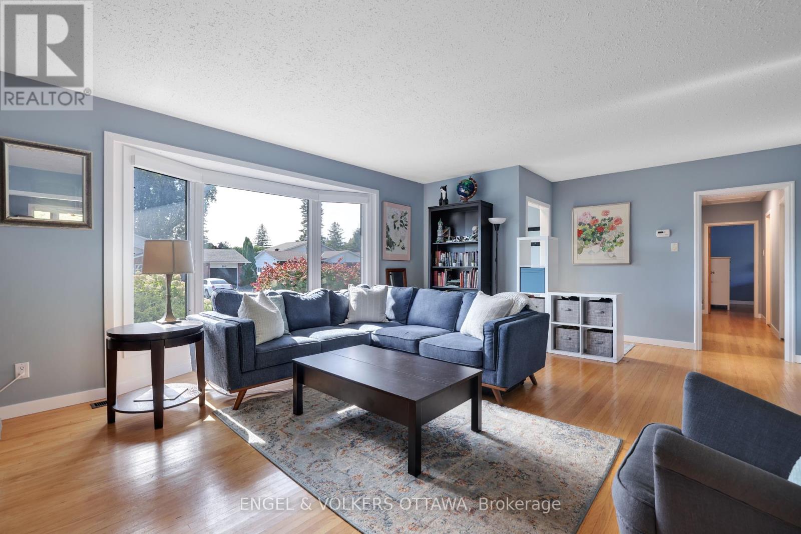 97 Banning Road, Ottawa, Ontario  K2L 1C1 - Photo 10 - X12430465