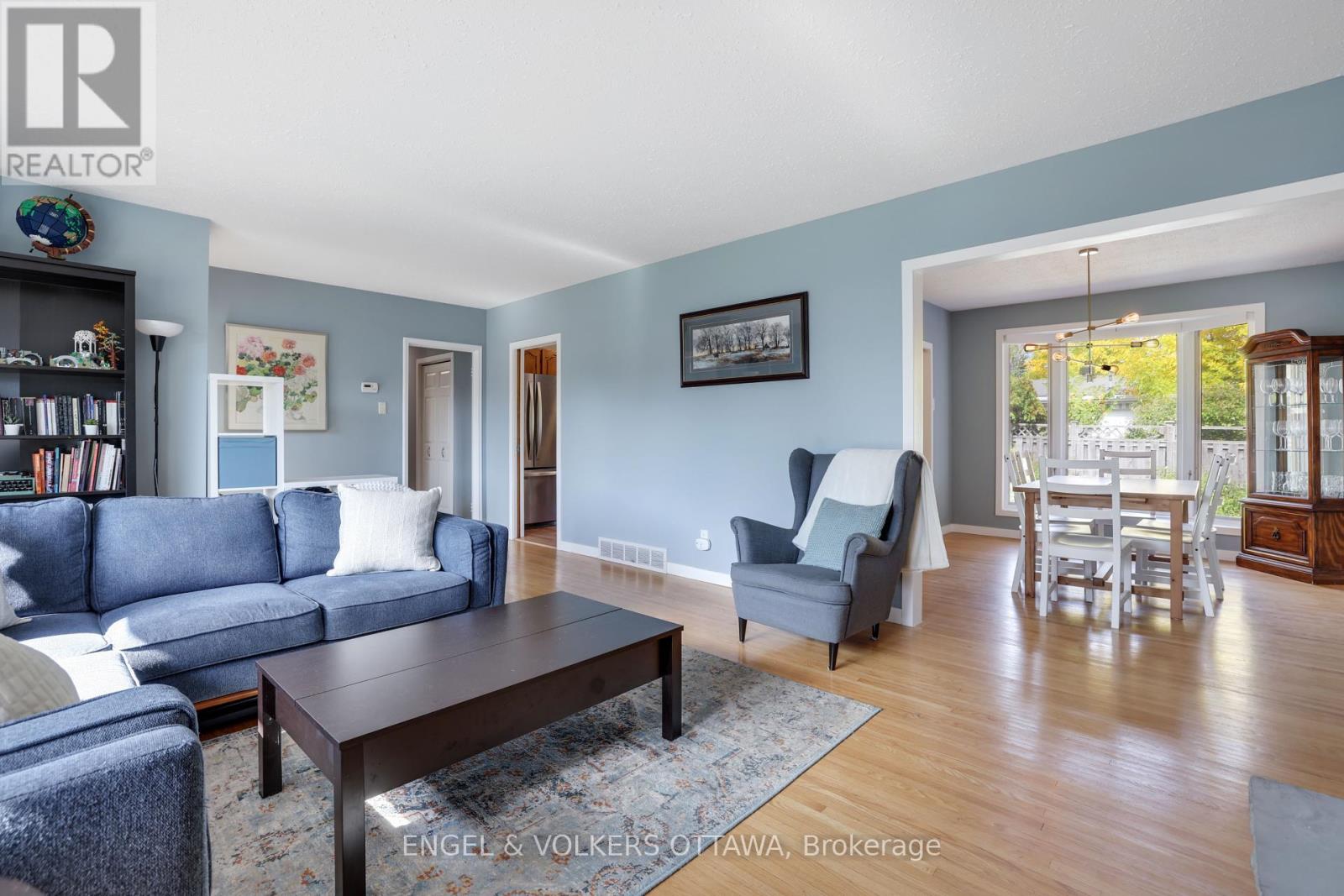 97 Banning Road, Ottawa, Ontario  K2L 1C1 - Photo 11 - X12430465