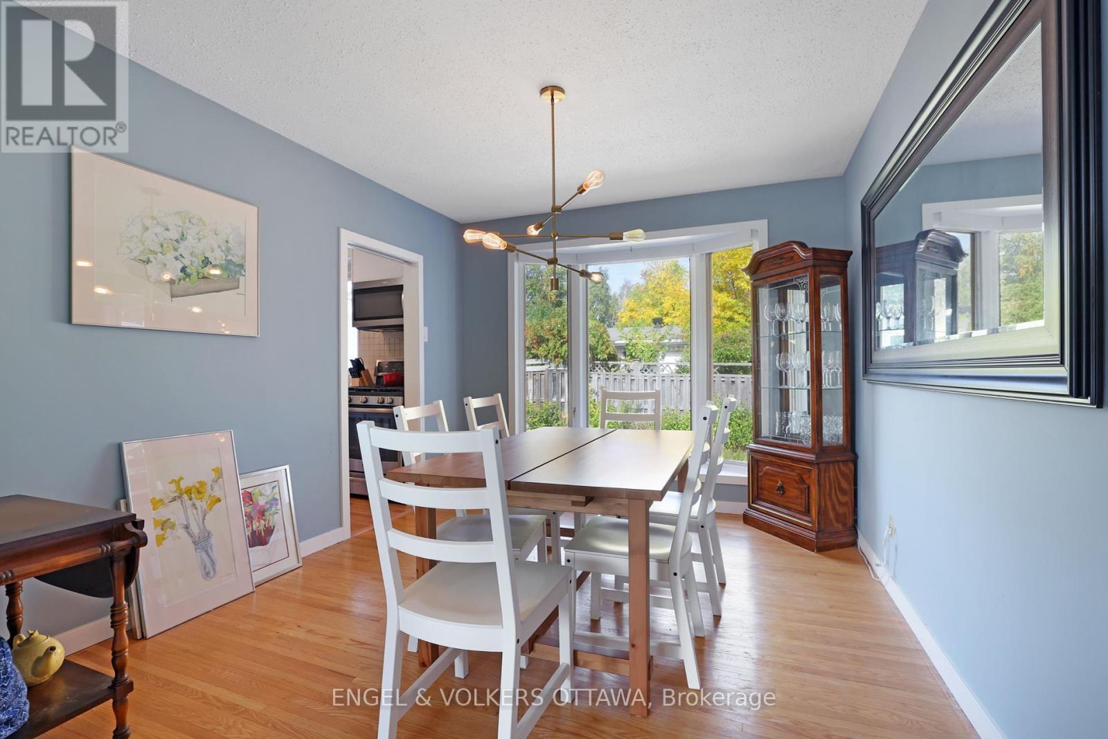 97 Banning Road, Ottawa, Ontario  K2L 1C1 - Photo 12 - X12430465