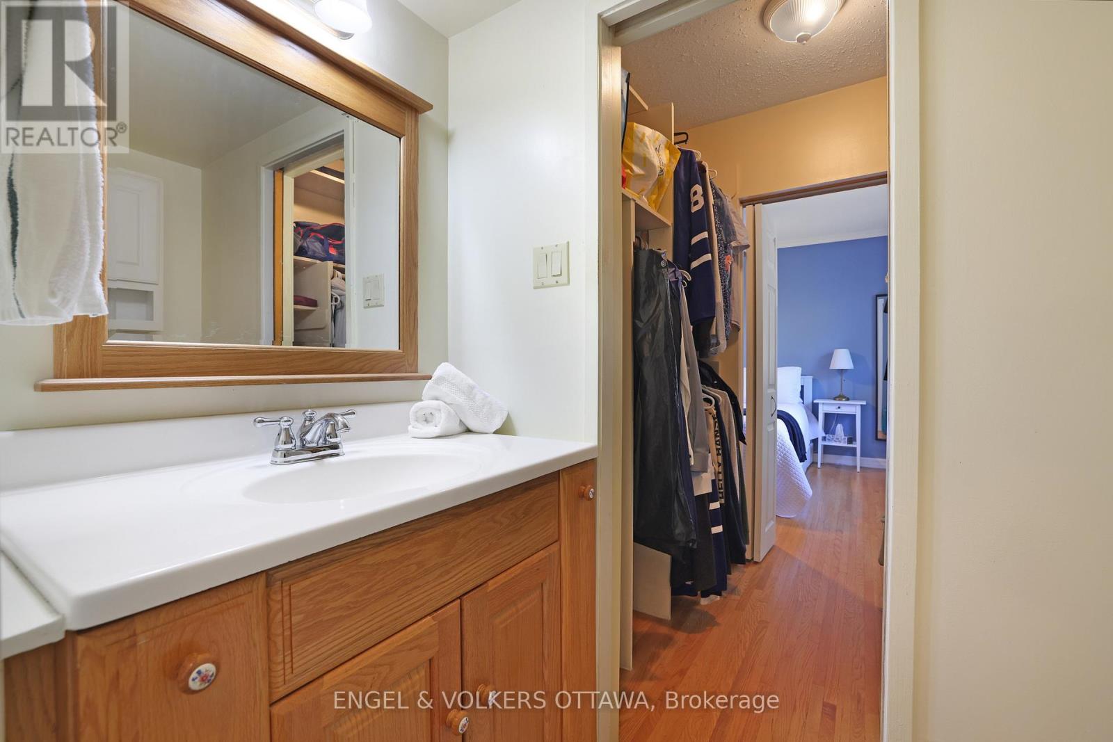 97 Banning Road, Ottawa, Ontario  K2L 1C1 - Photo 21 - X12430465