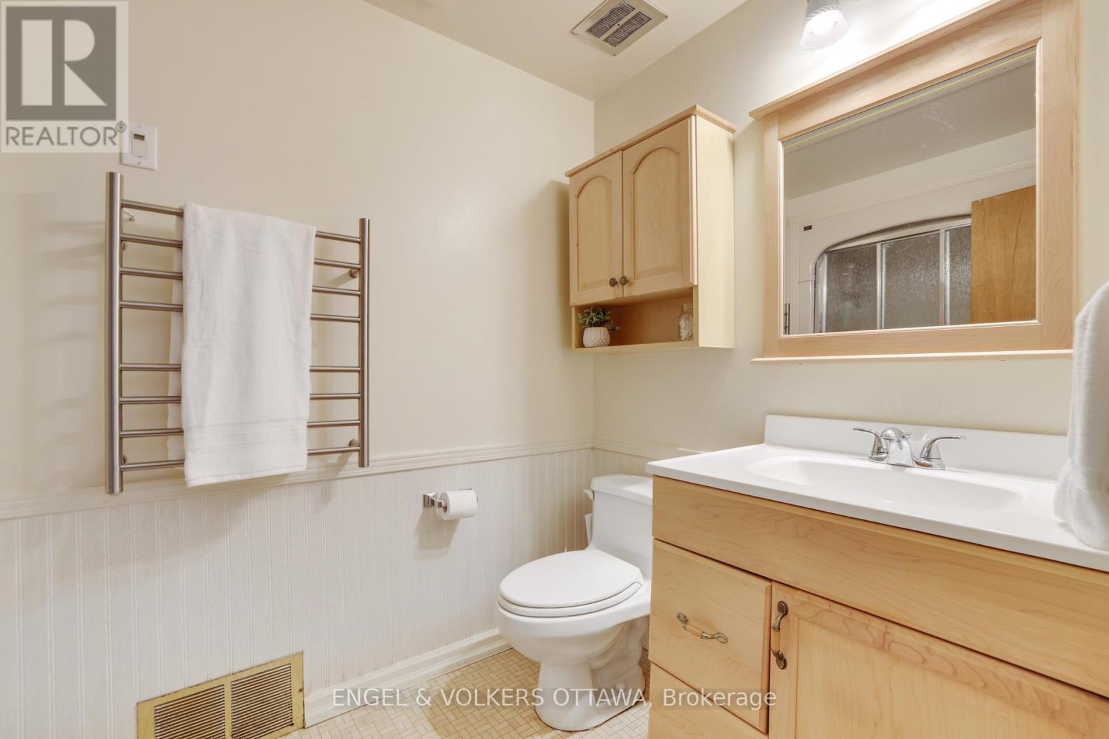 97 Banning Road, Ottawa, Ontario  K2L 1C1 - Photo 24 - X12430465