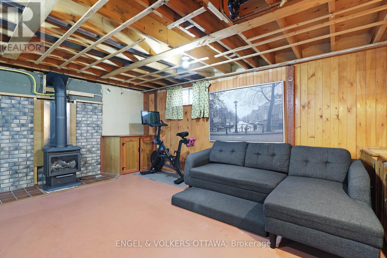 97 Banning Road, Ottawa, Ontario  K2L 1C1 - Photo 32 - X12430465