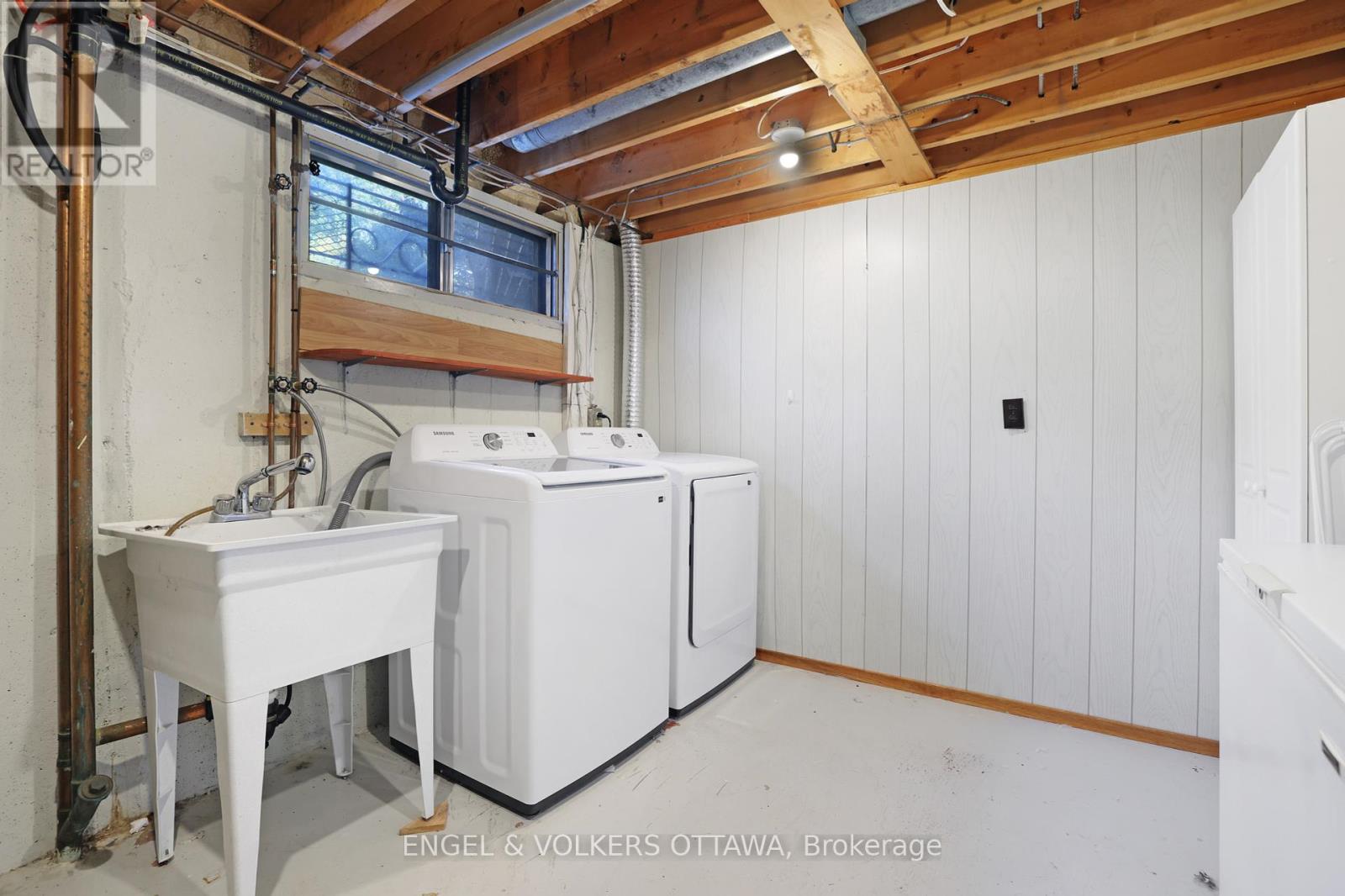 97 Banning Road, Ottawa, Ontario  K2L 1C1 - Photo 33 - X12430465
