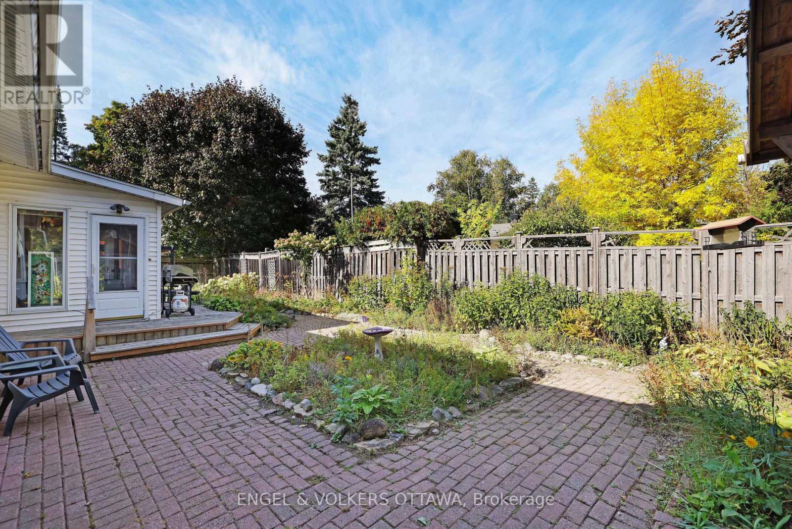 97 Banning Road, Ottawa, Ontario  K2L 1C1 - Photo 36 - X12430465