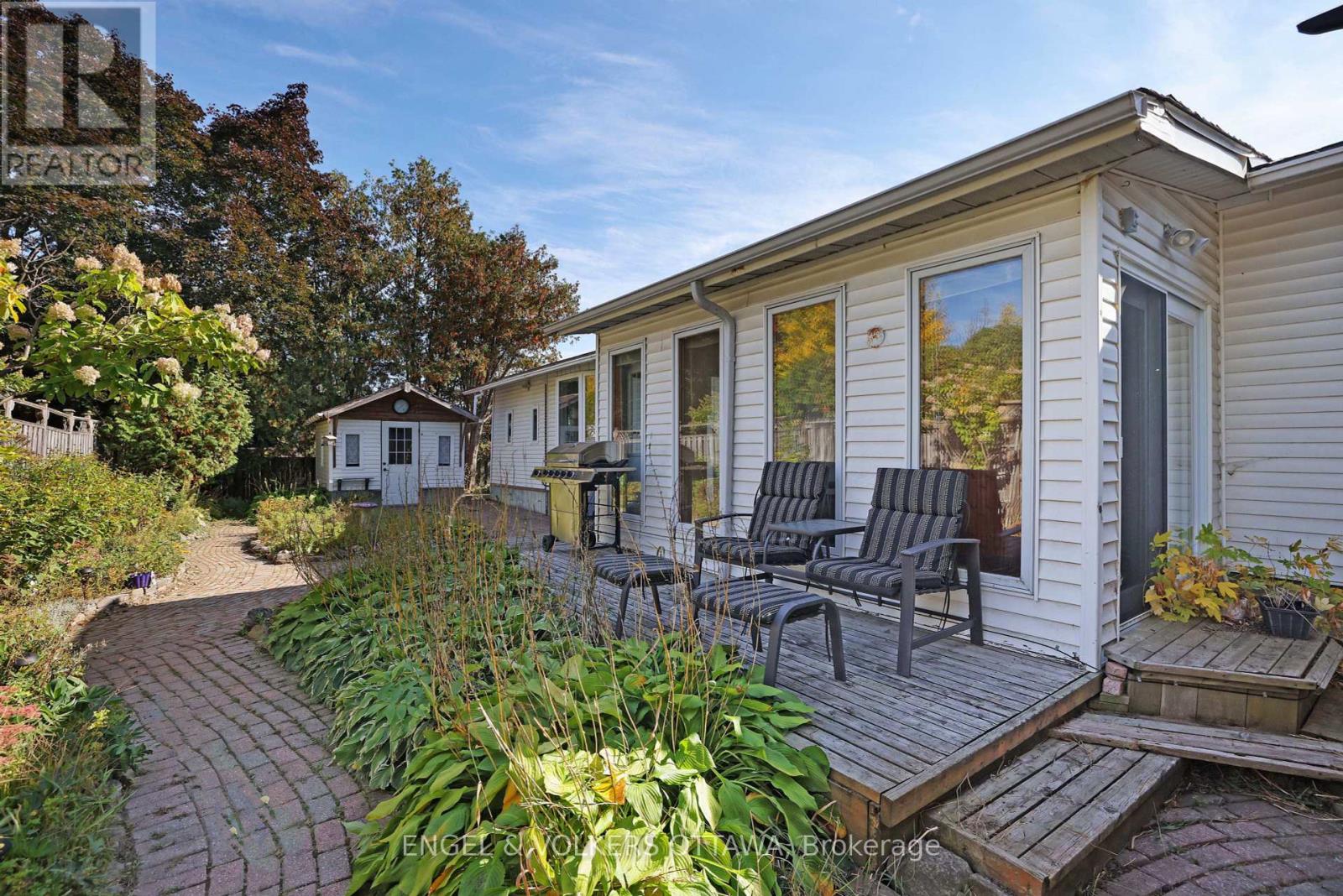 97 Banning Road, Ottawa, Ontario  K2L 1C1 - Photo 39 - X12430465