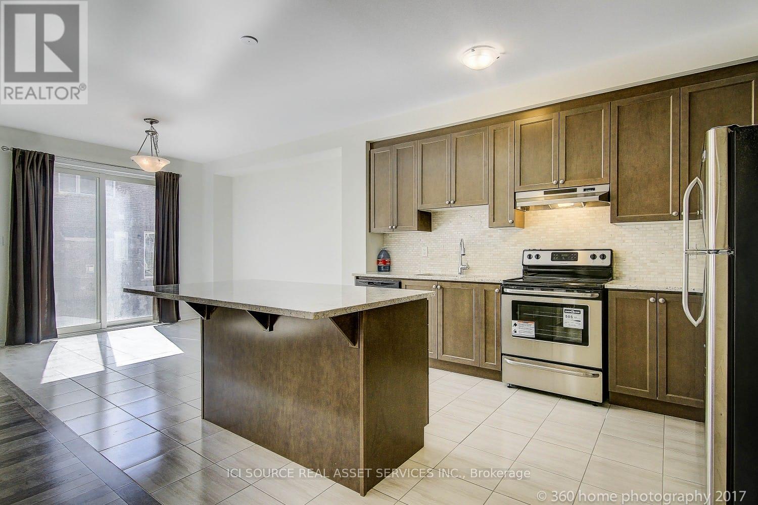 176 Beaveridge Avenue, Oakville, Ontario  L6H 7C3 - Photo 4 - W12430431