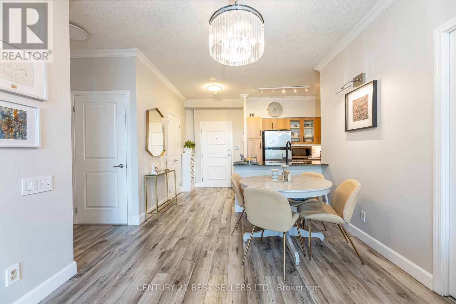 609 - 15 Windermere Avenue, Toronto, Ontario  M6S 5A2 - Photo 6 - W12429875