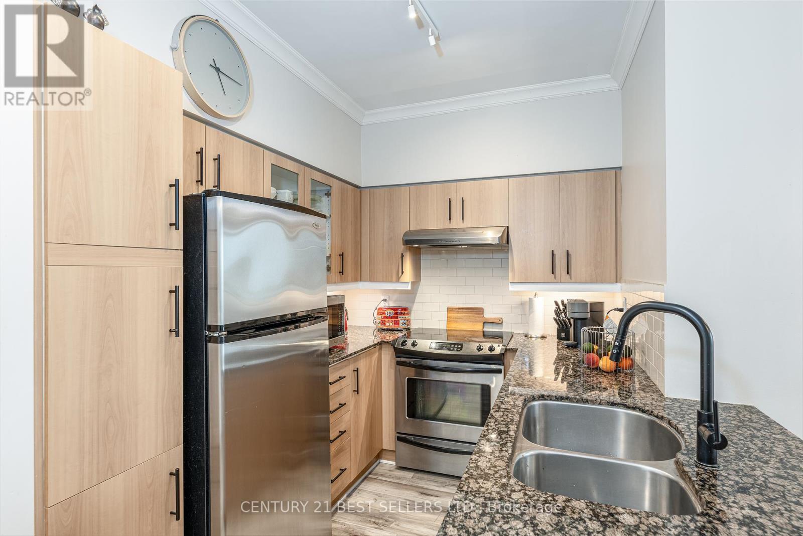 609 - 15 Windermere Avenue, Toronto, Ontario  M6S 5A2 - Photo 14 - W12429875