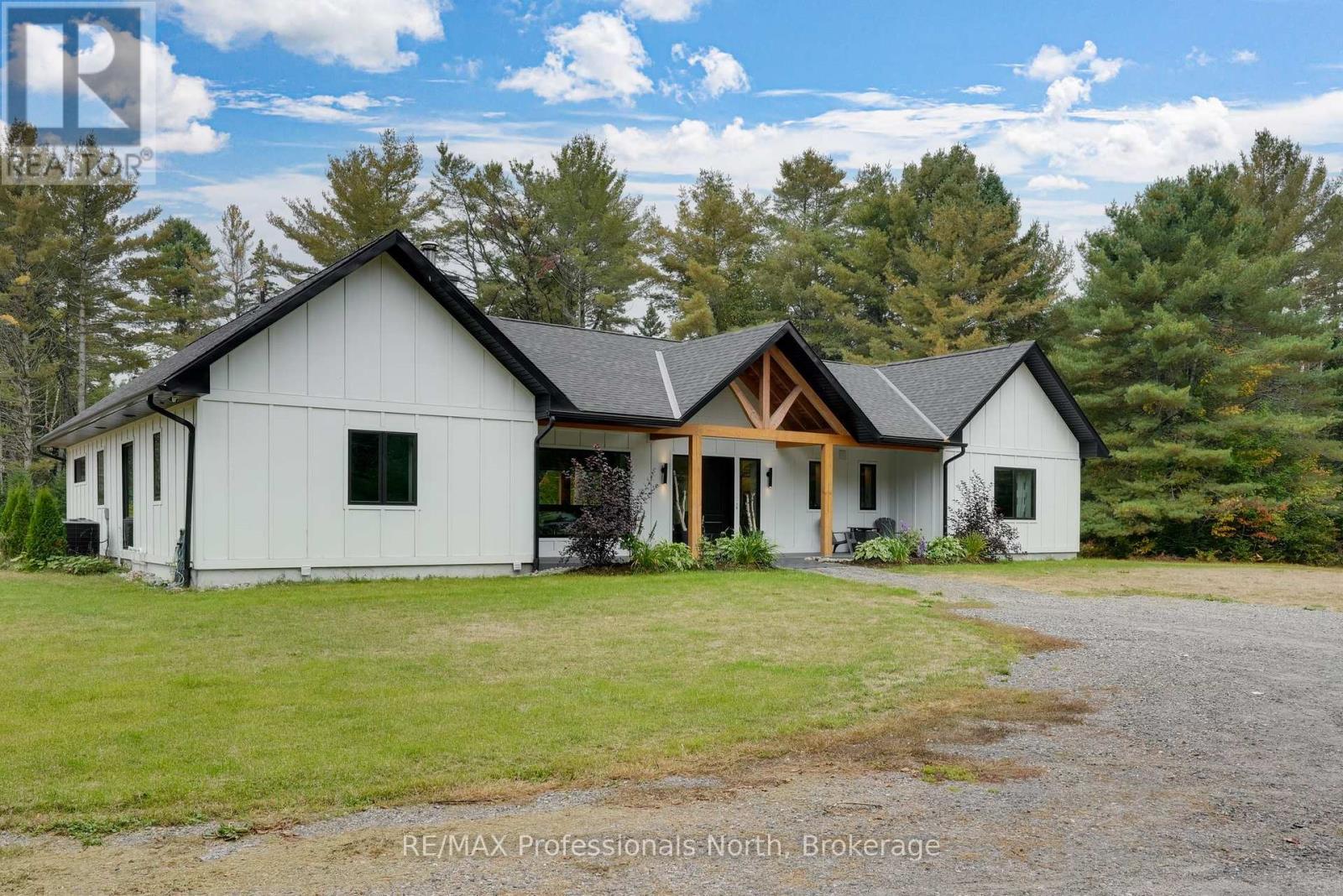 1064 Naismith Road, Bracebridge, Ontario  P1L 1X4 - Photo 1 - X12430453
