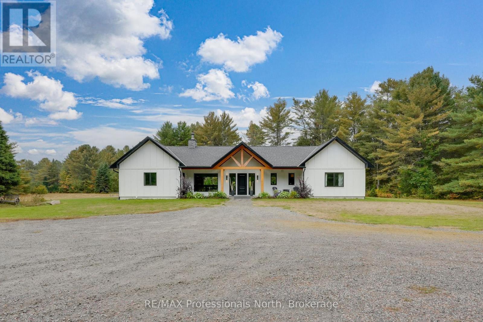 1064 Naismith Road, Bracebridge, Ontario  P1L 1X4 - Photo 2 - X12430453
