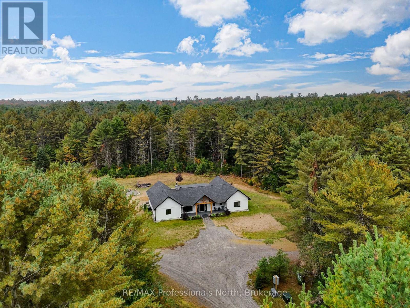 1064 Naismith Road, Bracebridge, Ontario  P1L 1X4 - Photo 3 - X12430453