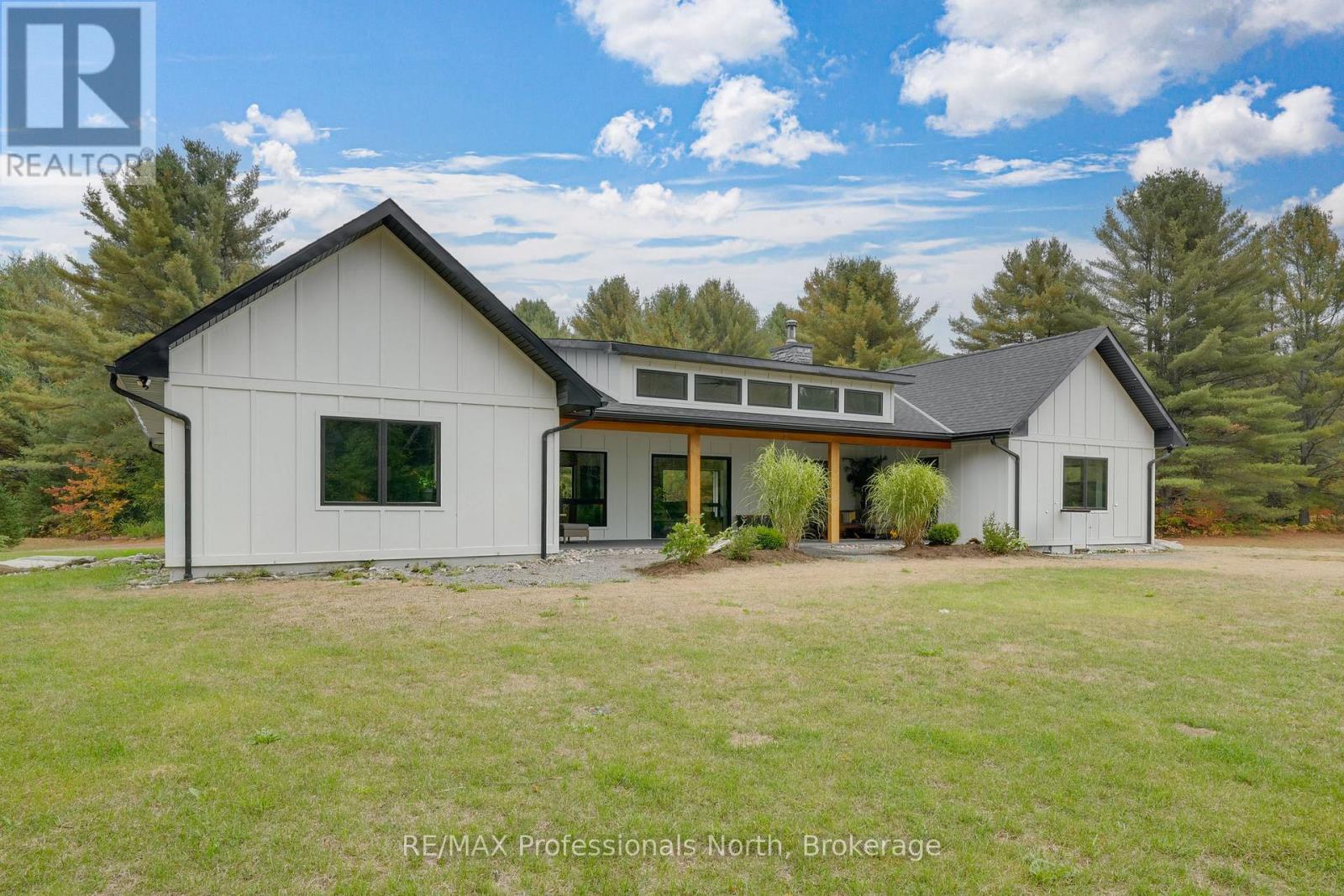 1064 Naismith Road, Bracebridge, Ontario  P1L 1X4 - Photo 9 - X12430453