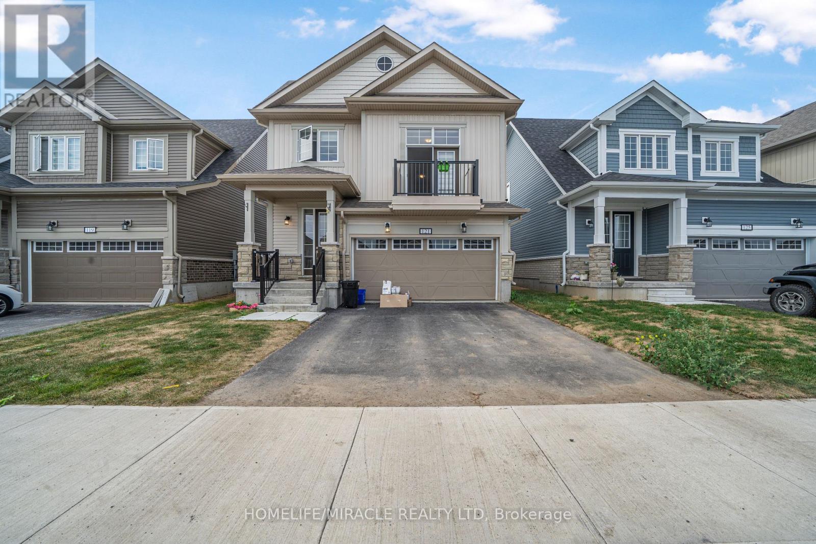 121 OAKMONT DRIVE, Loyalist, Ontario