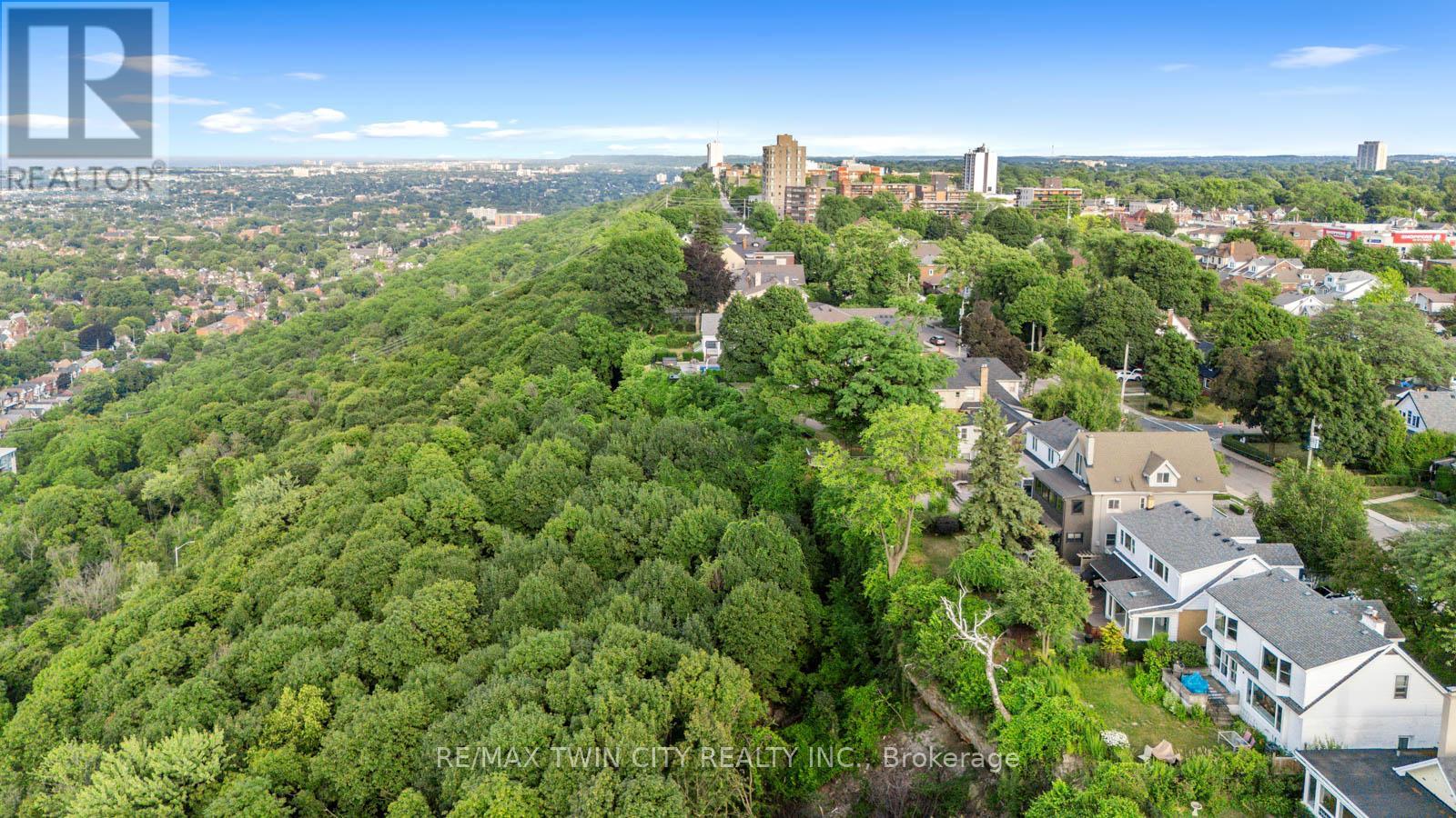 47 Mountain Park Avenue, Hamilton, Ontario  L9A 1A1 - Photo 34 - X12430430