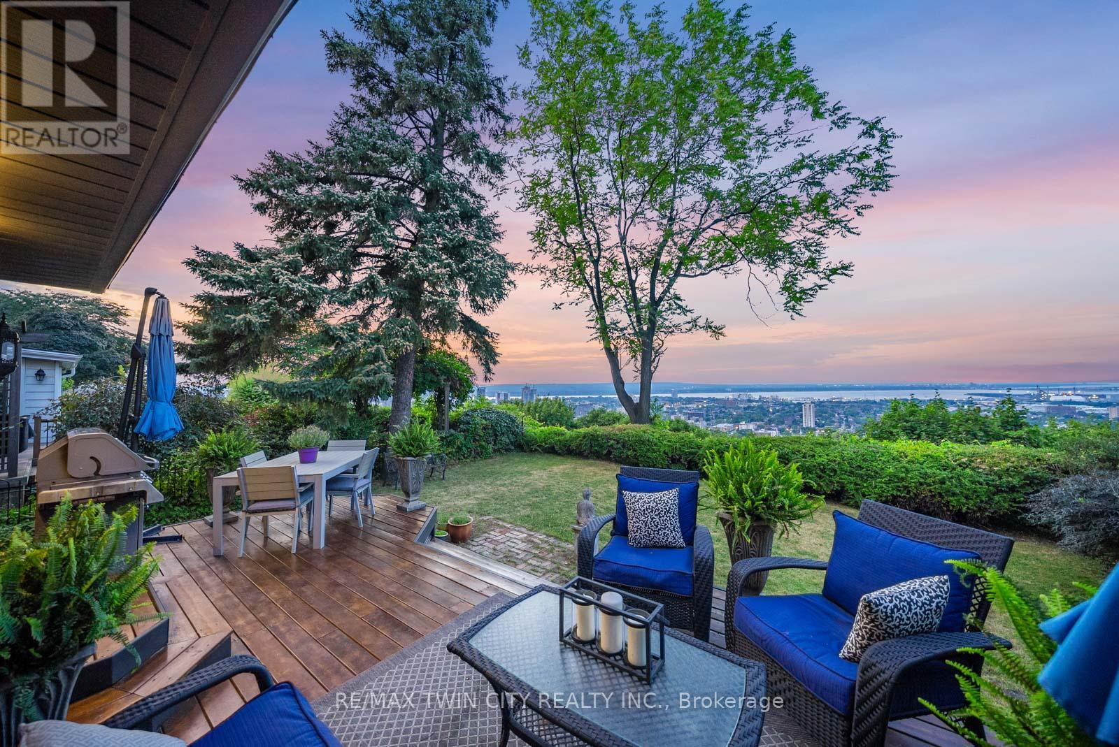 47 Mountain Park Avenue, Hamilton, Ontario  L9A 1A1 - Photo 45 - X12430430