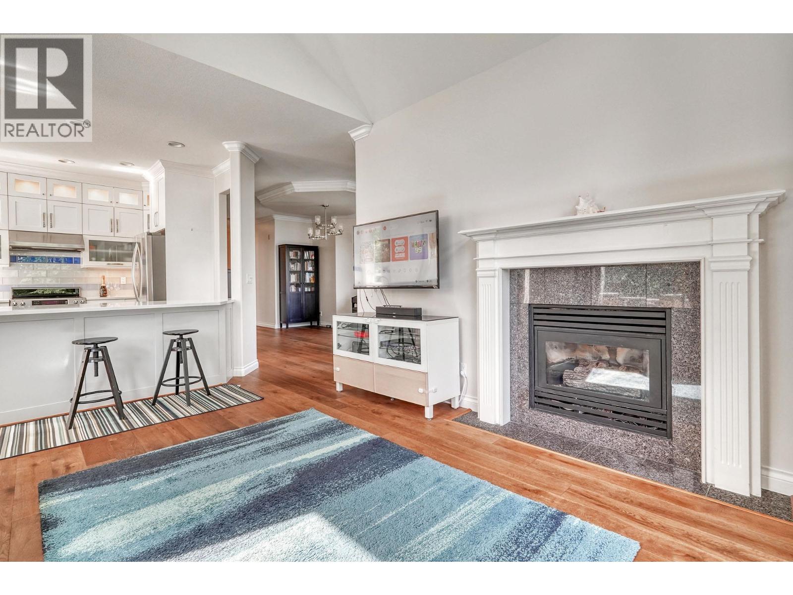 206 3280 Plateau Boulevard, Coquitlam, British Columbia  V3E 3J5 - Photo 5 - R3051509