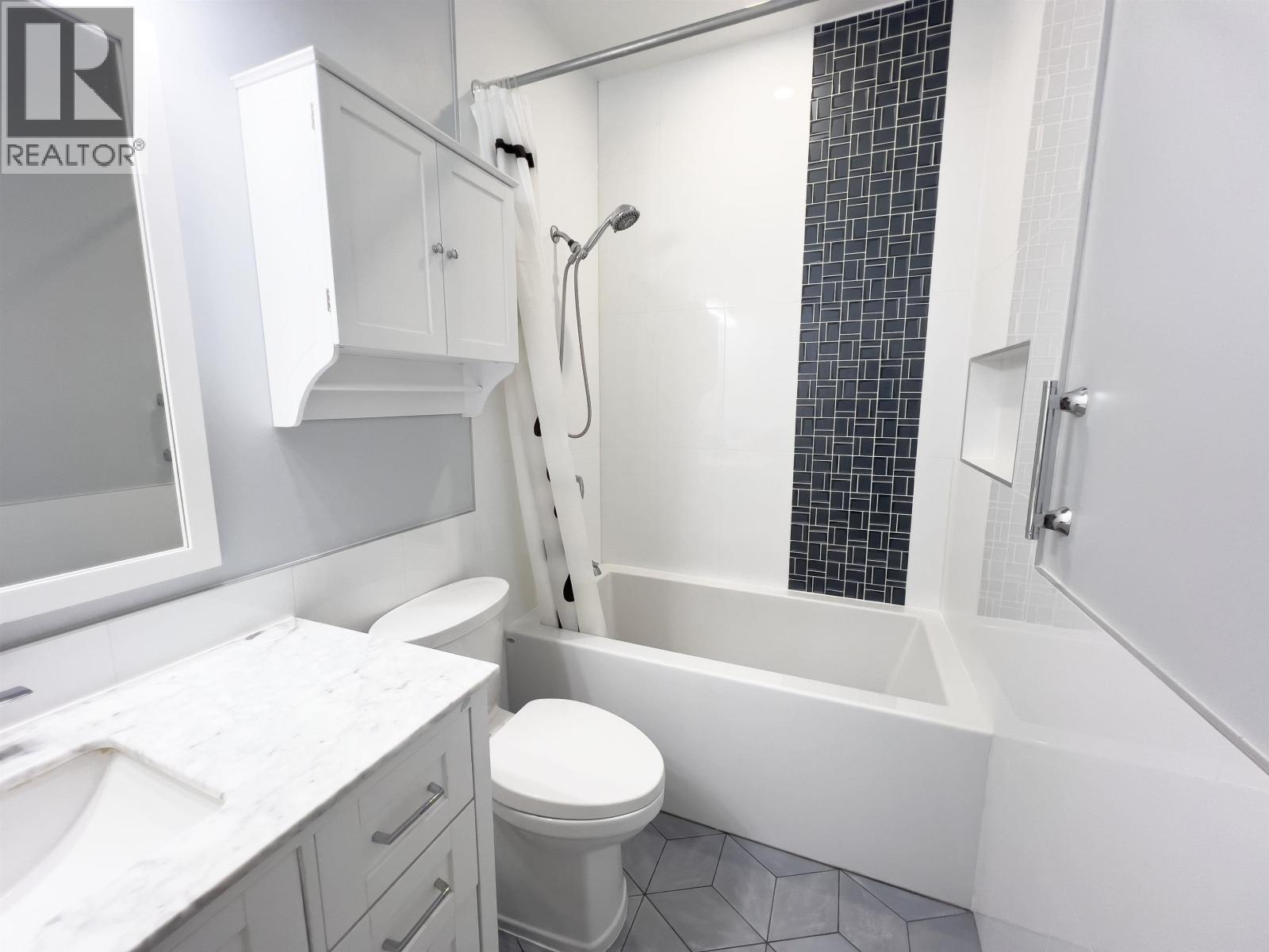 206 3280 Plateau Boulevard, Coquitlam, British Columbia  V3E 3J5 - Photo 19 - R3051509